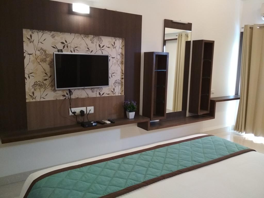 White Castle Boutique Apartment Hotel Bangalore Exterior photo